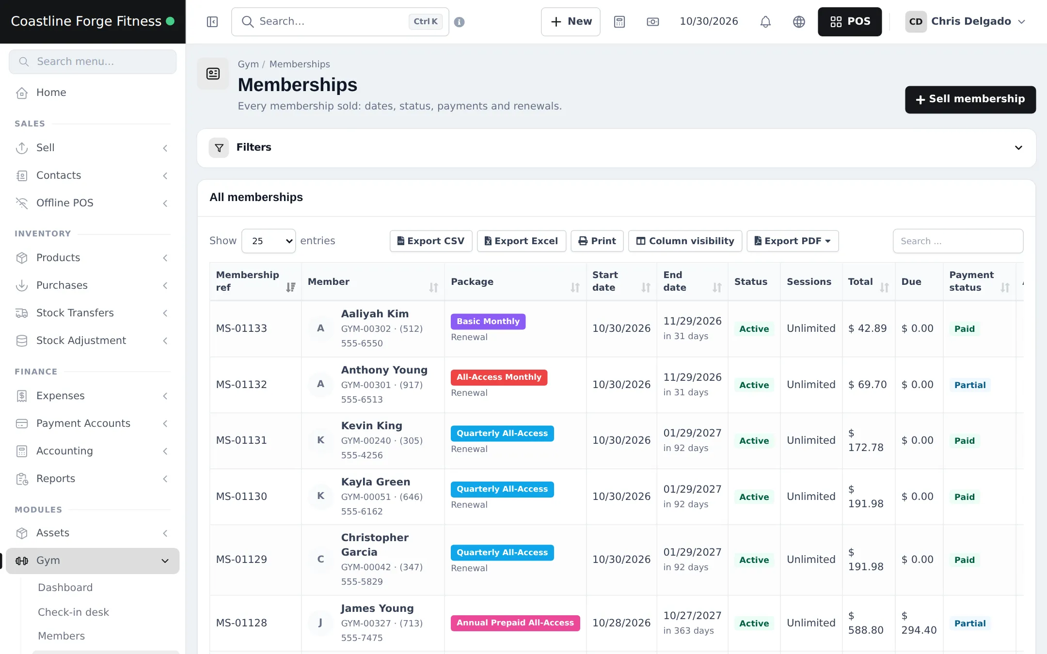Memberships list with reference, member, package chip and renewal label, start and end date, active status, unlimited sessions, total, due and paid or partial payment status